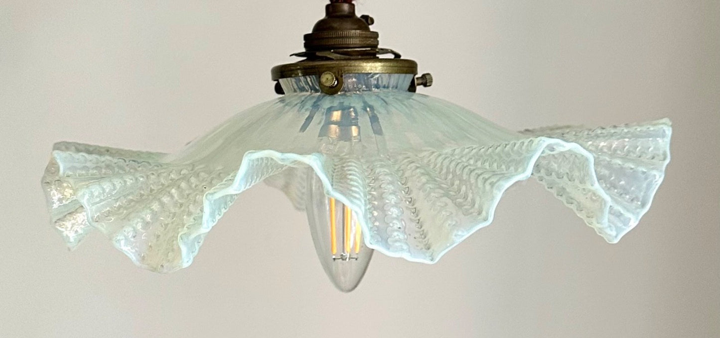 Vintage French opalescent glass ceiling light shade wavy coolie + fittings4