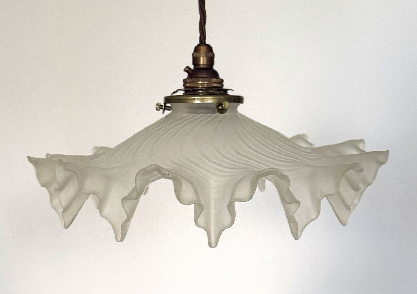 Vintage French frosted glass frilly coolie light shade & brass fittings2