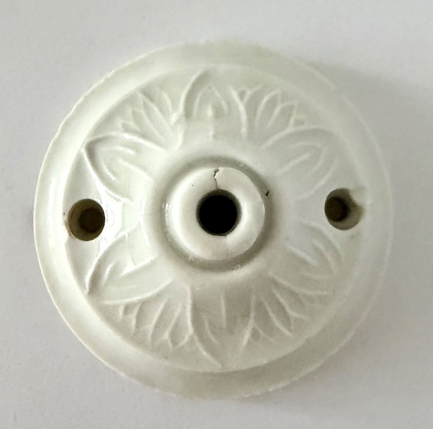 Small Vintage French patterned ceiling rose plate ceramic porcelain white 7cm0