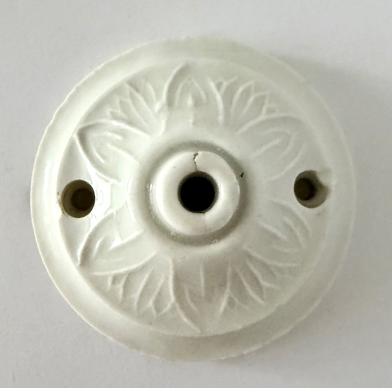 Small Vintage French patterned ceiling rose plate ceramic porcelain white 7cm0