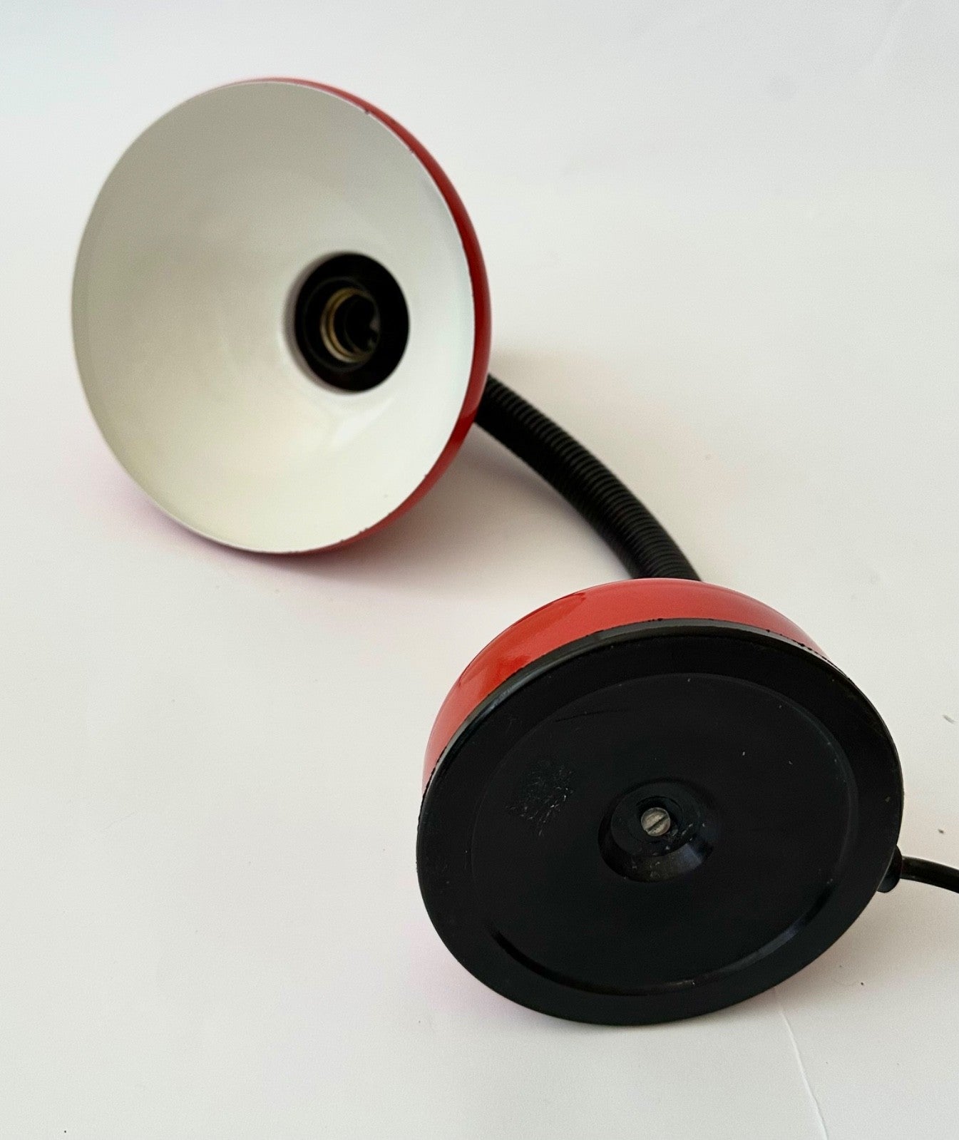 1980s Red Desk Lamp Flexible Bendy Table Light Vintage Retro Memphis8