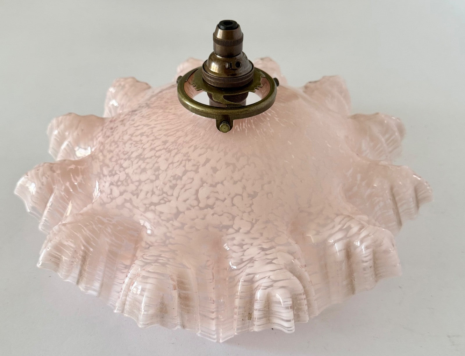 Vintage French marbled glass frilly coolie ceiling light shade pink + fittings3