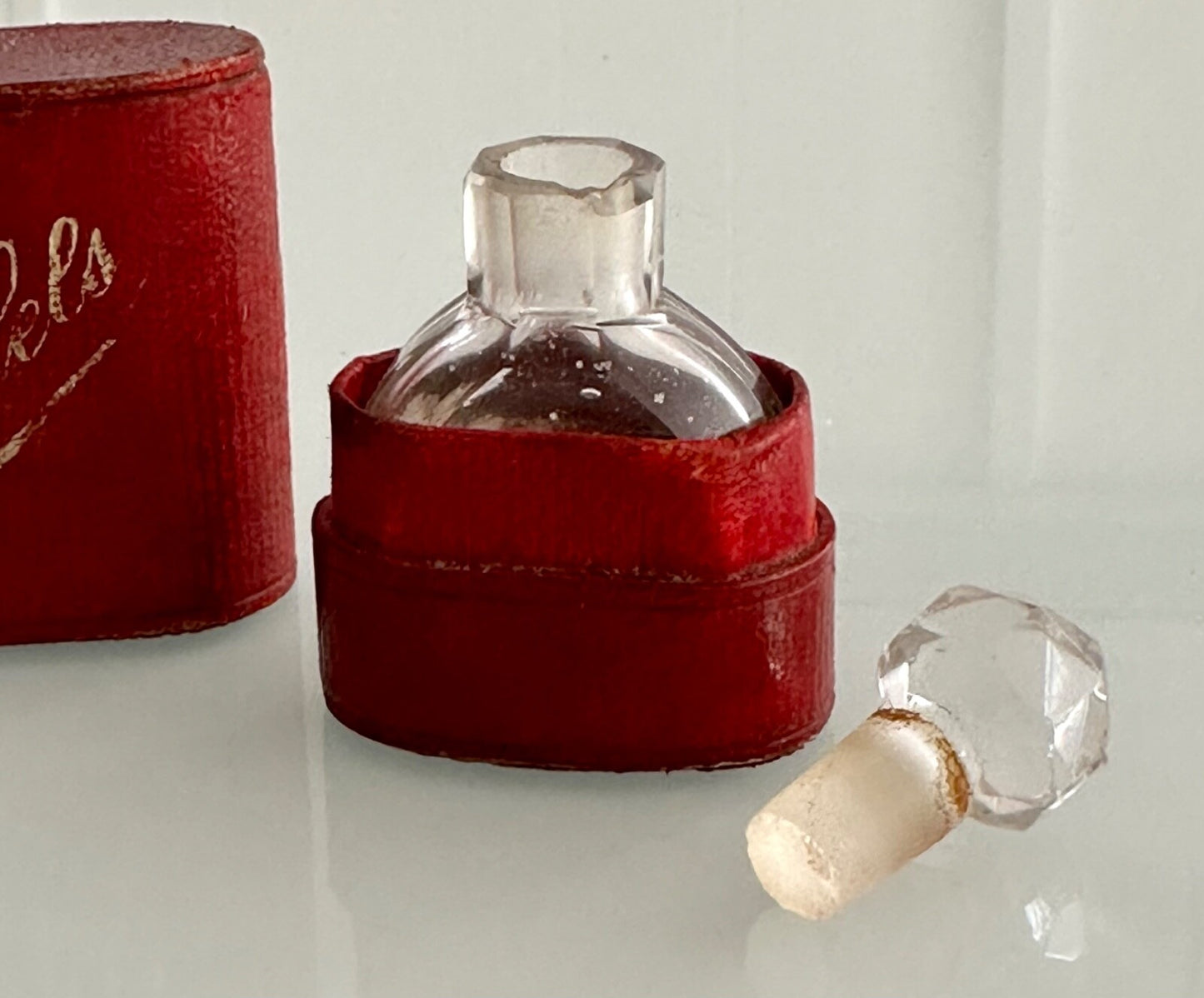 Antique French Smelling Salts Bottle Leather Case Sels Small Pocket7