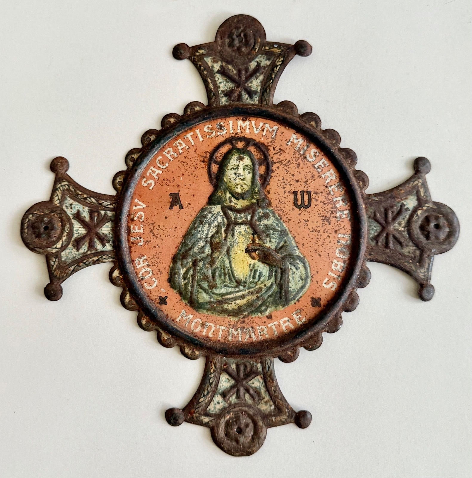 Antique French Religious Souvenir Plaque Jesus Montmartre Paris Tinware 20cm0