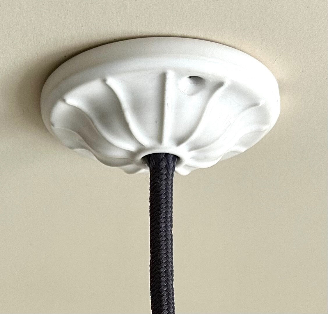 Vintage style patterned porcelain ceiling rose plate ceramic china white1