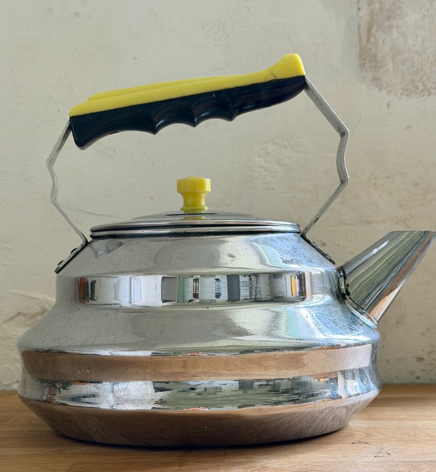 1950s Vintage Chrome Stove Kettle Famo Yellow Black Handle French 2.2 litres2