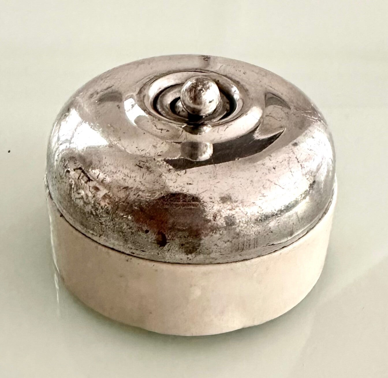 Larger Vintage Ceramic & Aluminium Light Switch Dolly Toggle Deco 2Pole3
