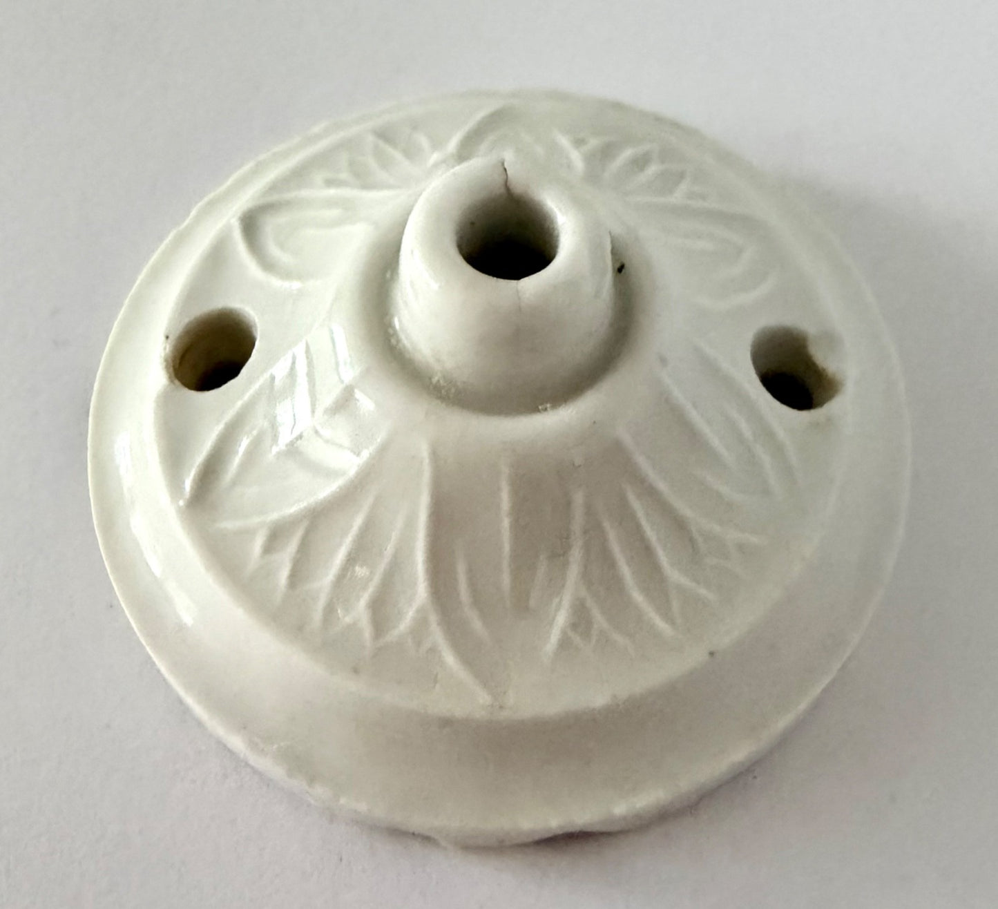 Small Vintage French patterned ceiling rose plate ceramic porcelain white 7cm1