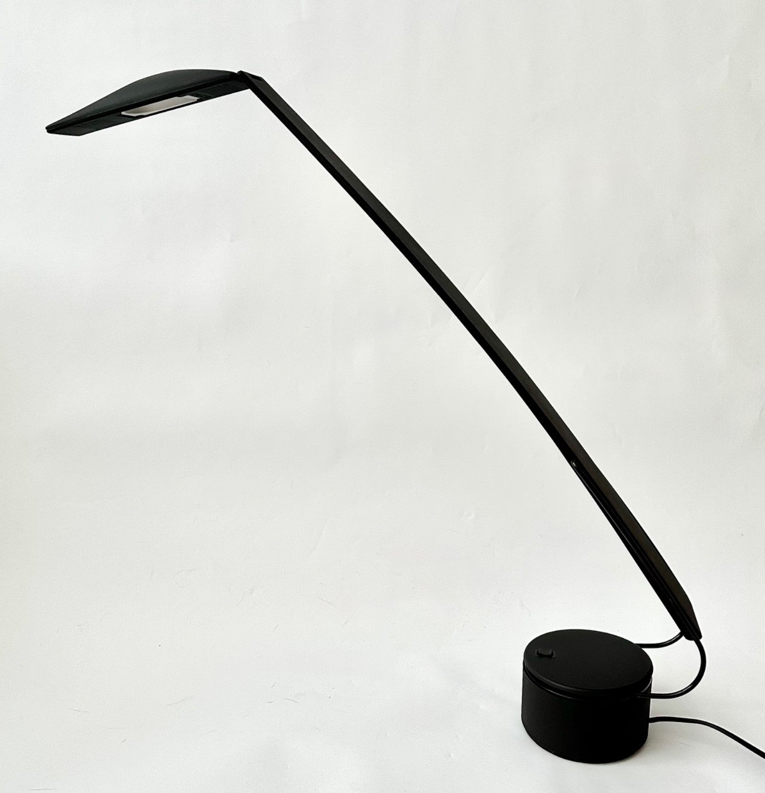 Large Vintage Italian 1980s Dove Desk Lamp Black  Adjustable Desiger Mid Century0