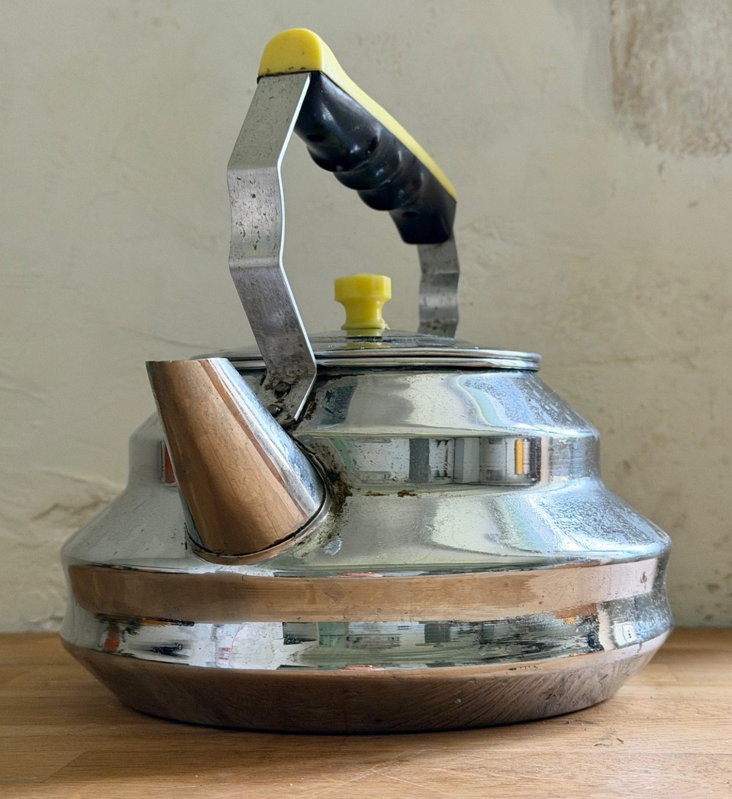 1950s Vintage Chrome Stove Kettle Famo Yellow Black Handle French 2.2 litres3