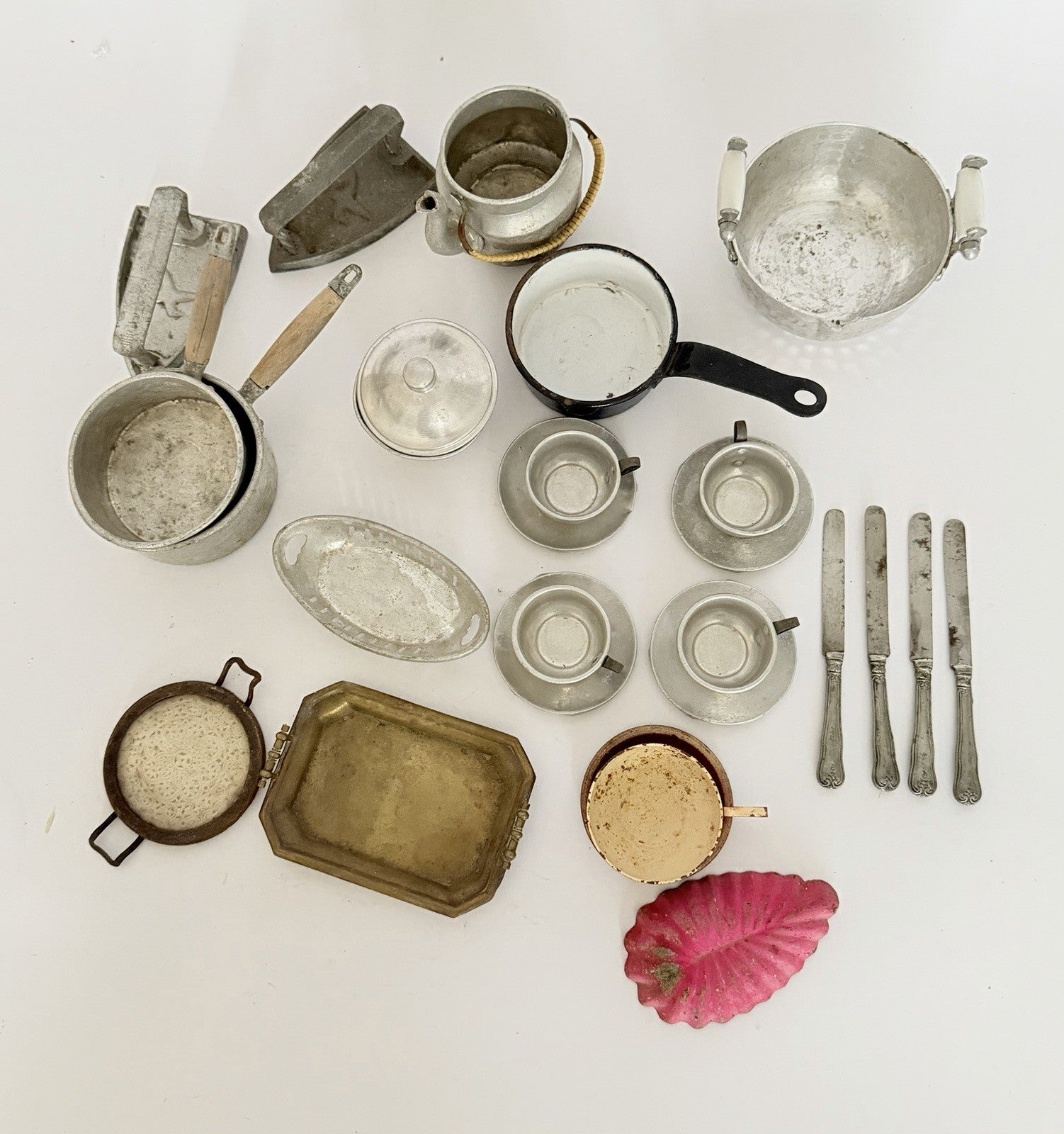 Collection Vintage & Antique French Dolls House Toy Pans Pots Cups Trays Metal1