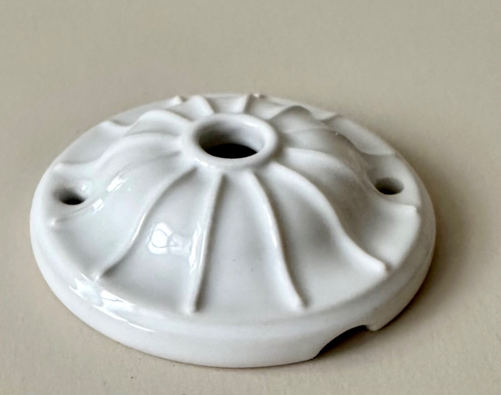 Vintage style patterned porcelain ceiling rose plate ceramic china white2