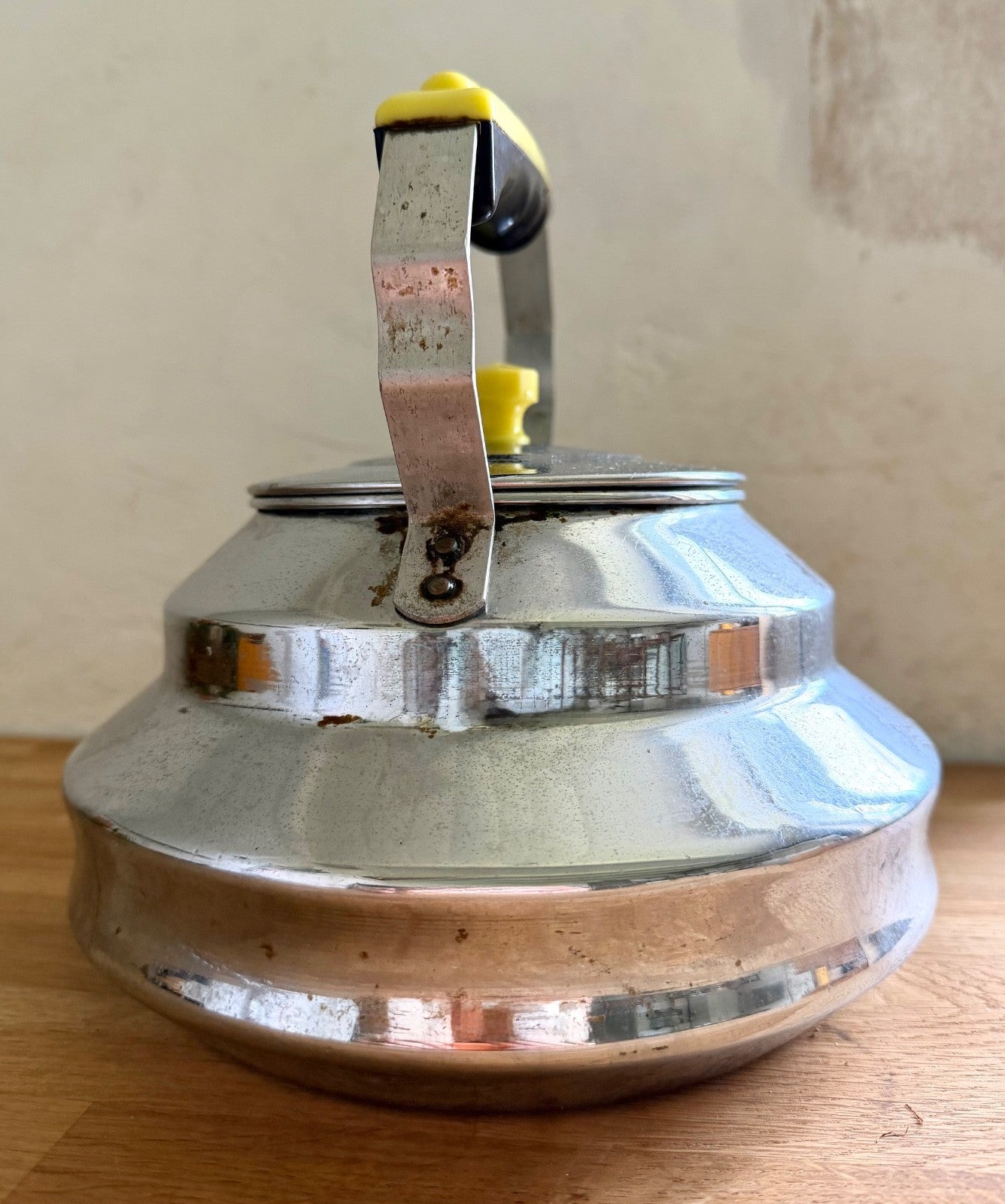 1950s Vintage Chrome Stove Kettle Famo Yellow Black Handle French 2.2 litres1