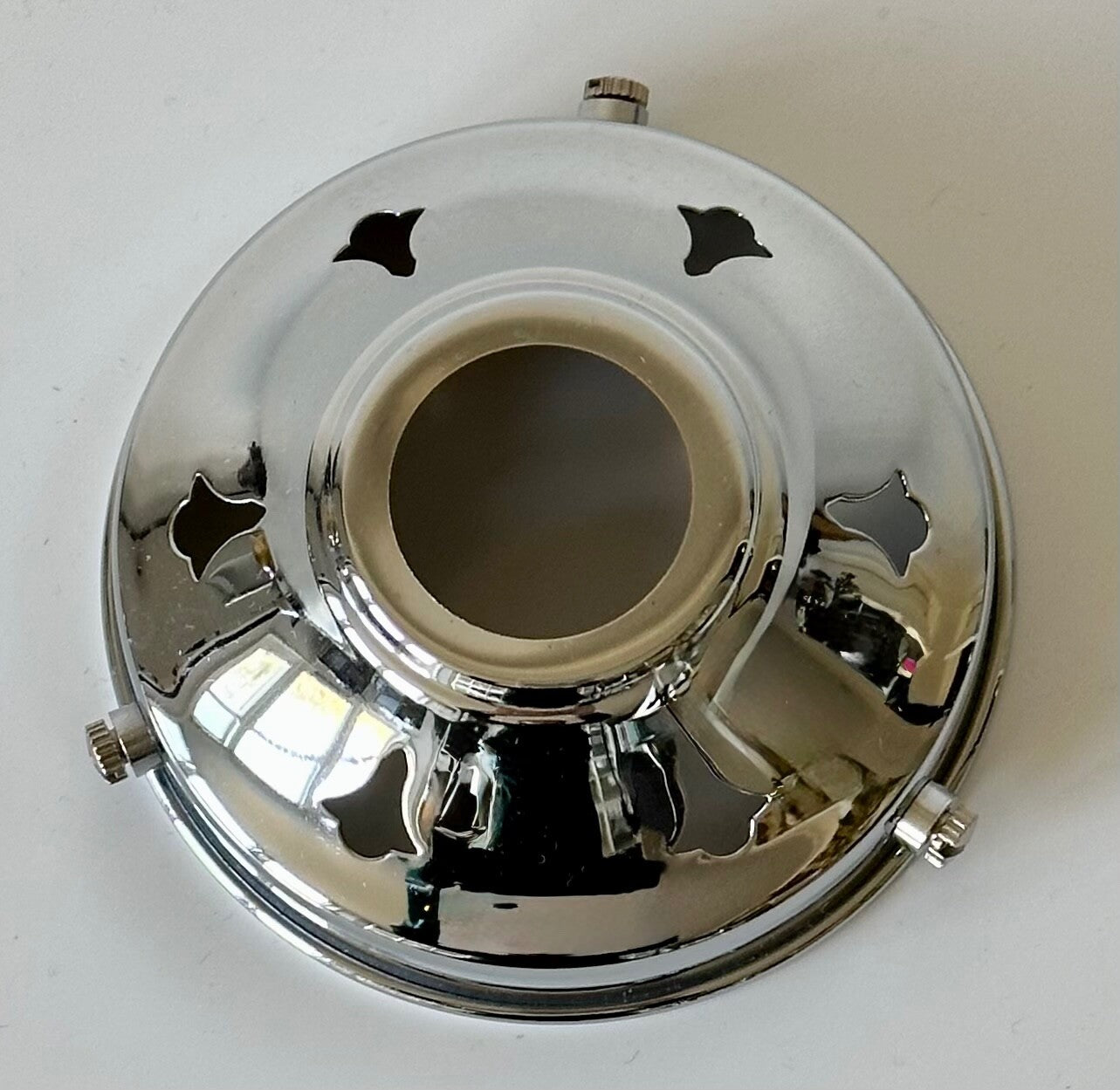 Chrome plated 3 1/4" light shade gallery 28mm hole for B22 bulbholder UK made1