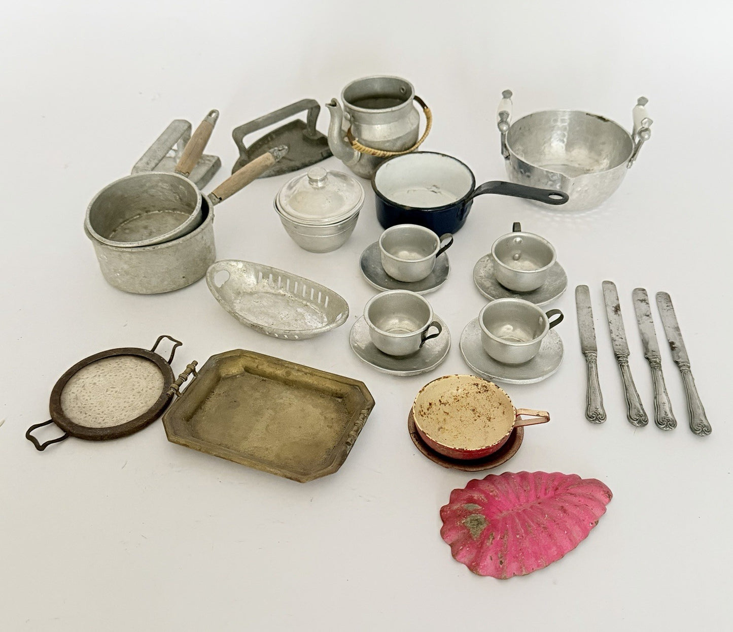 Collection Vintage & Antique French Dolls House Toy Pans Pots Cups Trays Metal0